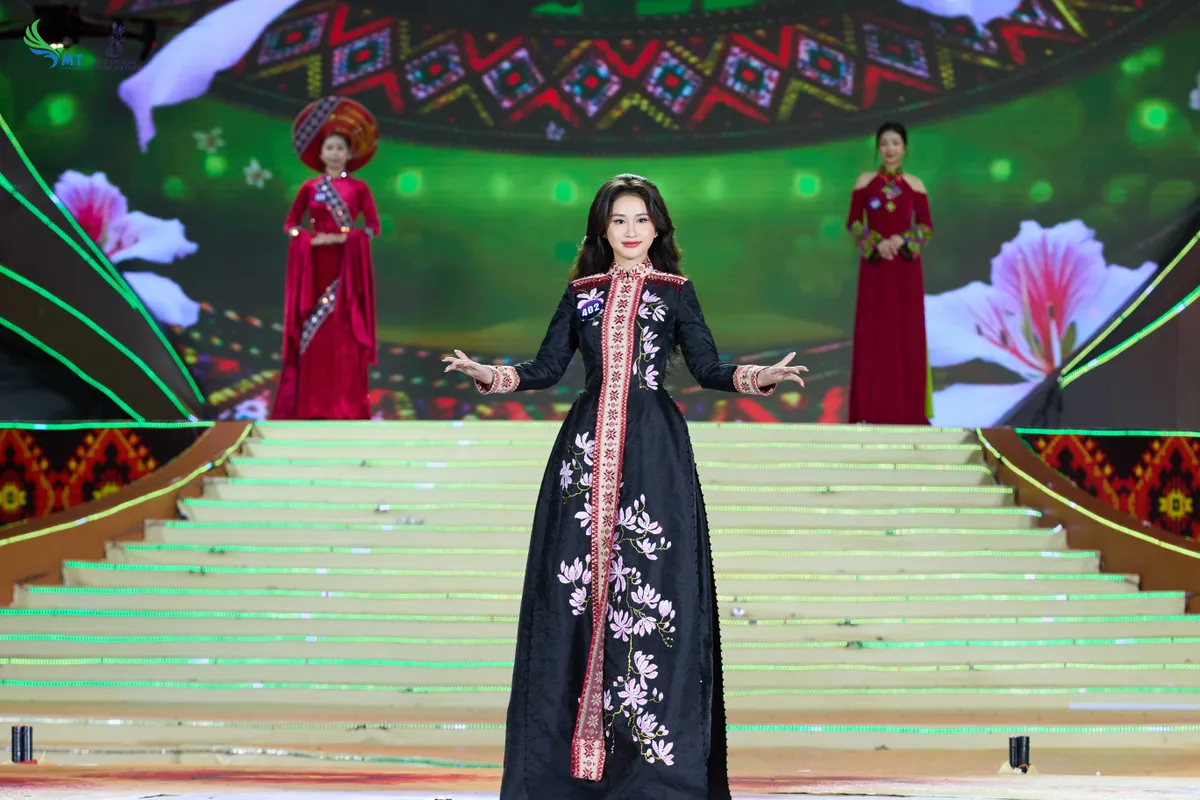 Chung Kết Hoa hậu Du lịch Dân tộc Việt Nam 2025: Ngày hội sắc màu văn hóa các dân tộc - Ảnh 3.