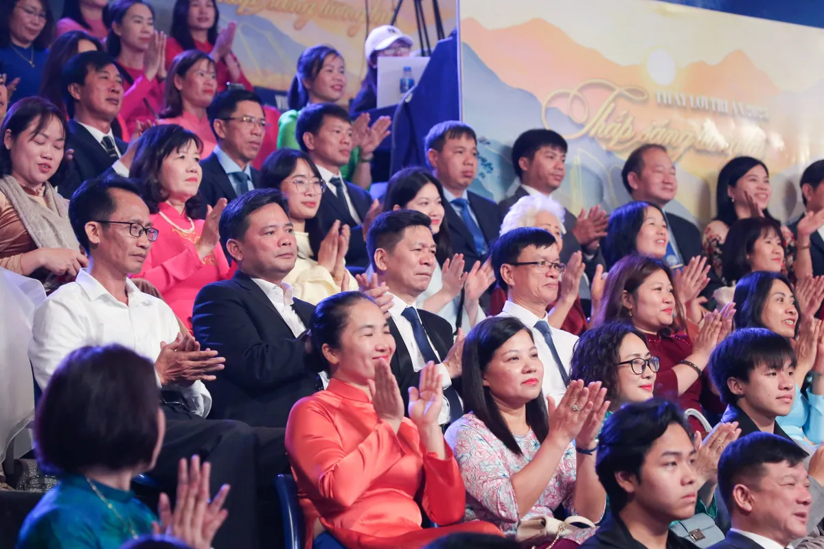 Những bước chân không mỏi của các cô giáo mầm non vùng cao Cao Bằng- Ảnh 2.