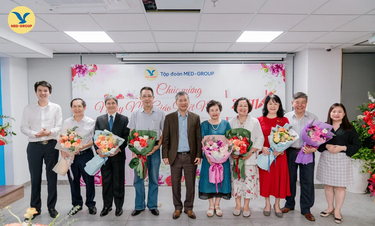 TTND.PGS.TS.BSCC Phạm Thị Hồng Thi - Người thầy thuốc bảo vệ những trái tim khỏe mạnh- Ảnh 5. TTND.PGS.TS.BSCC Phạm Thị Hồng Thi - Người thầy thuốc bảo vệ những trái tim khỏe mạnh- Ảnh 5.