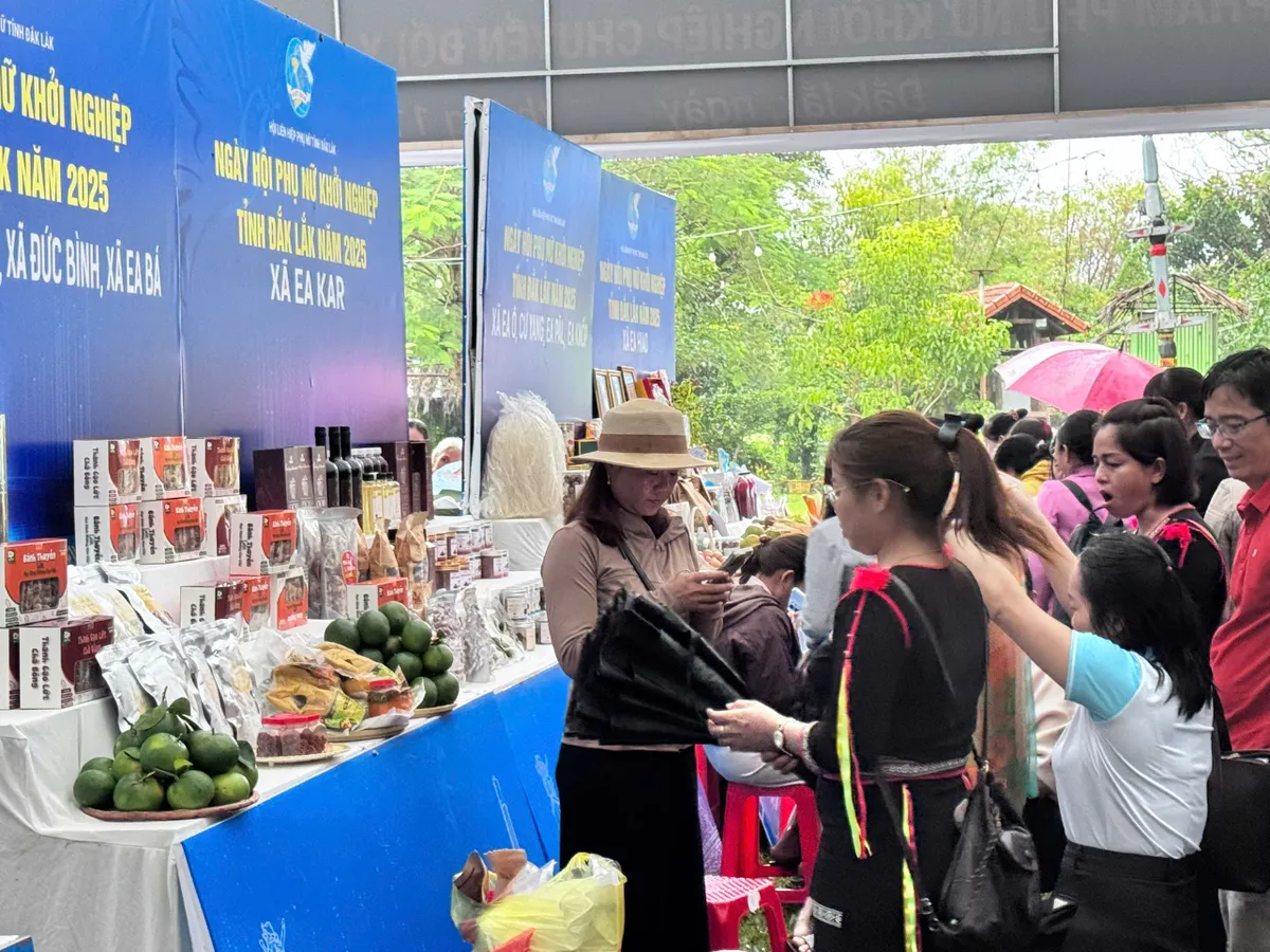 Đắk Lắk: Phụ nữ khởi nghiệp với mô hình du lịch xanh cộng đồng - Ảnh 4.