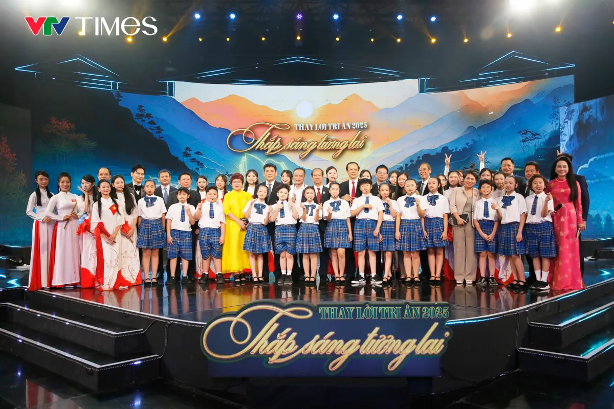 Thay lời tri ân 2025: Hành trình thầy cô “thắp sáng tương lai” qua những câu chuyện lay động - Ảnh 12.