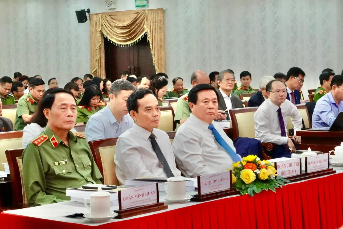 Bảo vệ quyền con người trong kỷ nguyên AI: Thách thức và giải pháp- Ảnh 1. Bảo vệ quyền con người trong kỷ nguyên AI: Thách thức và giải pháp- Ảnh 1.