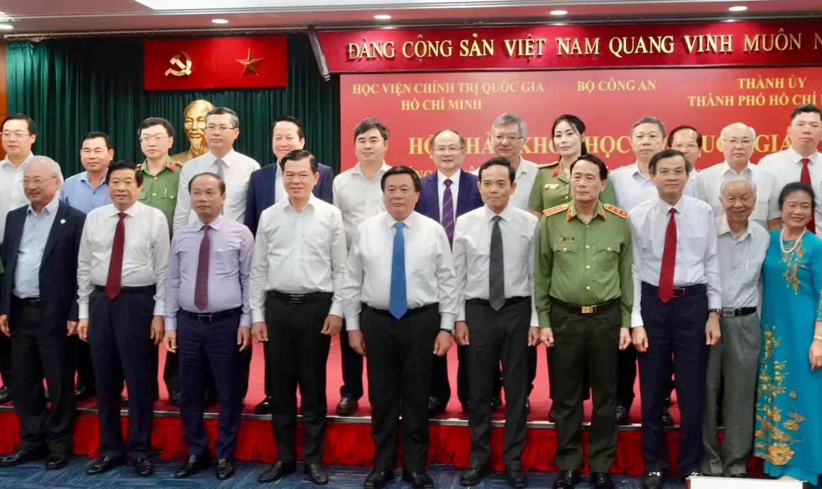 Bảo vệ quyền con người trong kỷ nguyên AI: Thách thức và giải pháp- Ảnh 8. Bảo vệ quyền con người trong kỷ nguyên AI: Thách thức và giải pháp- Ảnh 8.