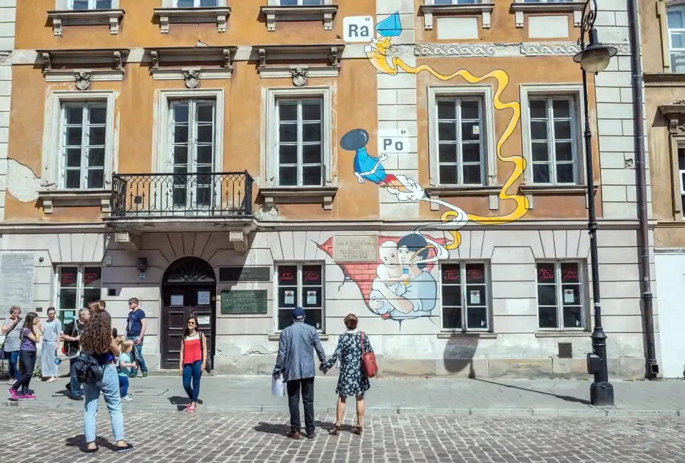 Hành trình Bắc và Đông Âu bằng tàu: Từ London đến Vilnius trải nghiệm nhịp sống chậm rãi- Ảnh 2.