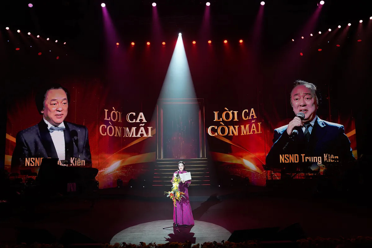 Đêm nhạc xúc động tôn vinh cây đại thụ của nền thanh nhạc Việt Nam GS.NSND Trung Kiên - Ảnh 1.