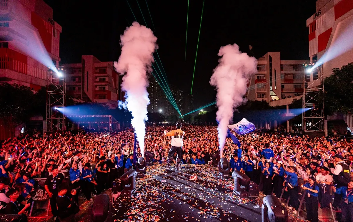 Tân sinh viên khởi đầu hành trình đại học bằng nhạc hội chưa từng có - Ảnh 10.