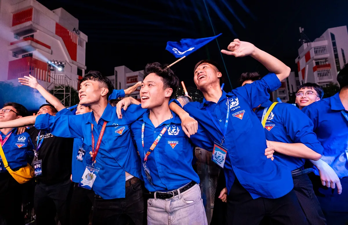 Tân sinh viên khởi đầu hành trình đại học bằng nhạc hội chưa từng có - Ảnh 8.