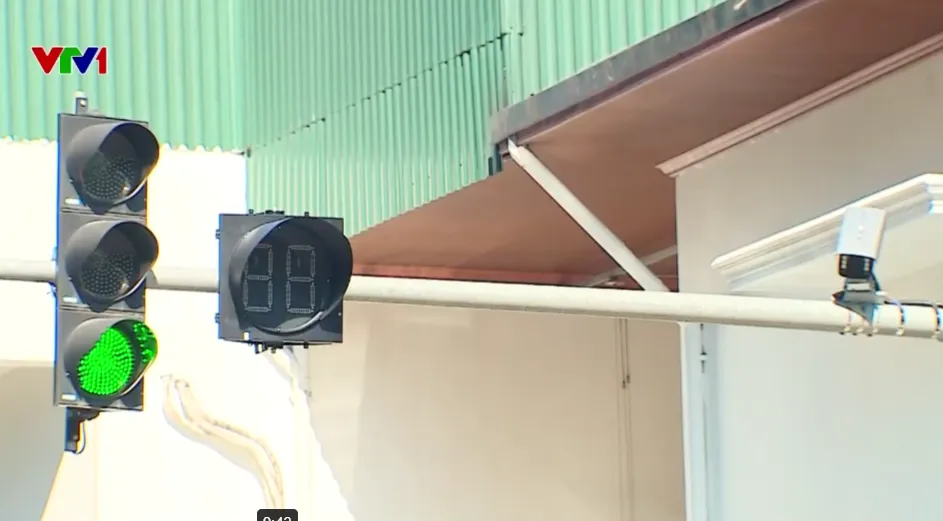 HÀ NỘI NÂNG CẤP HỆ THỐNG ĐÈN TÍN HIỆU - Ảnh 1.