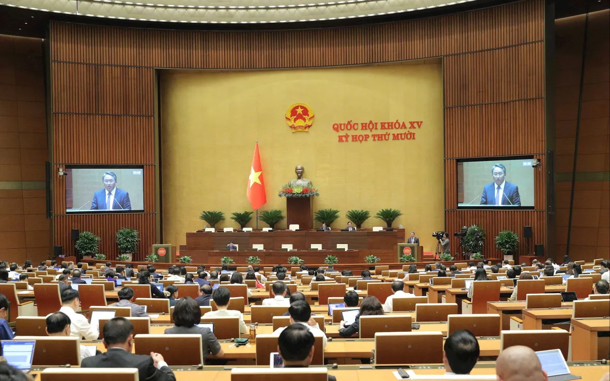 Quang cảnh phiên họp. Ảnh: Hồ Long