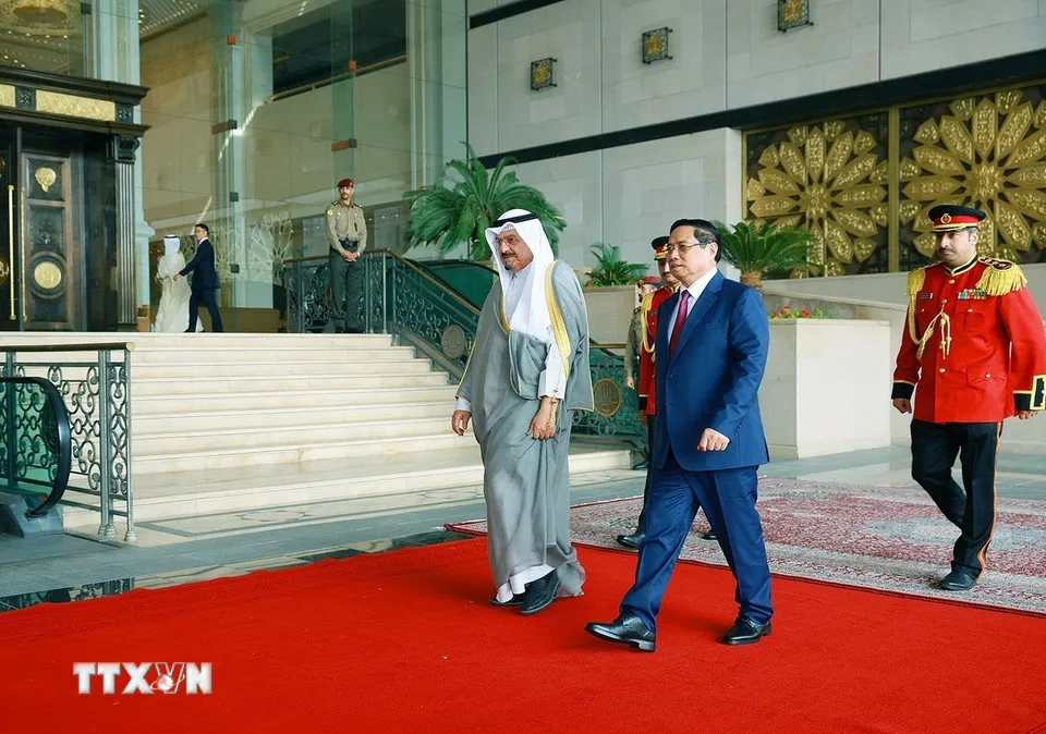 Thủ tướng Nhà nước Kuwait chủ trì lễ đón Thủ tướng Phạm Minh Chính - Ảnh 3.