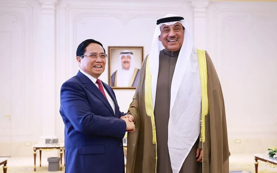 Thủ tướng Phạm Minh Chính hội kiến Hoàng Thái tử Kuwait Sheikh Sabah Al-Khaled Al-Hamad Al-Sabah. (Ảnh: TTXVN) 