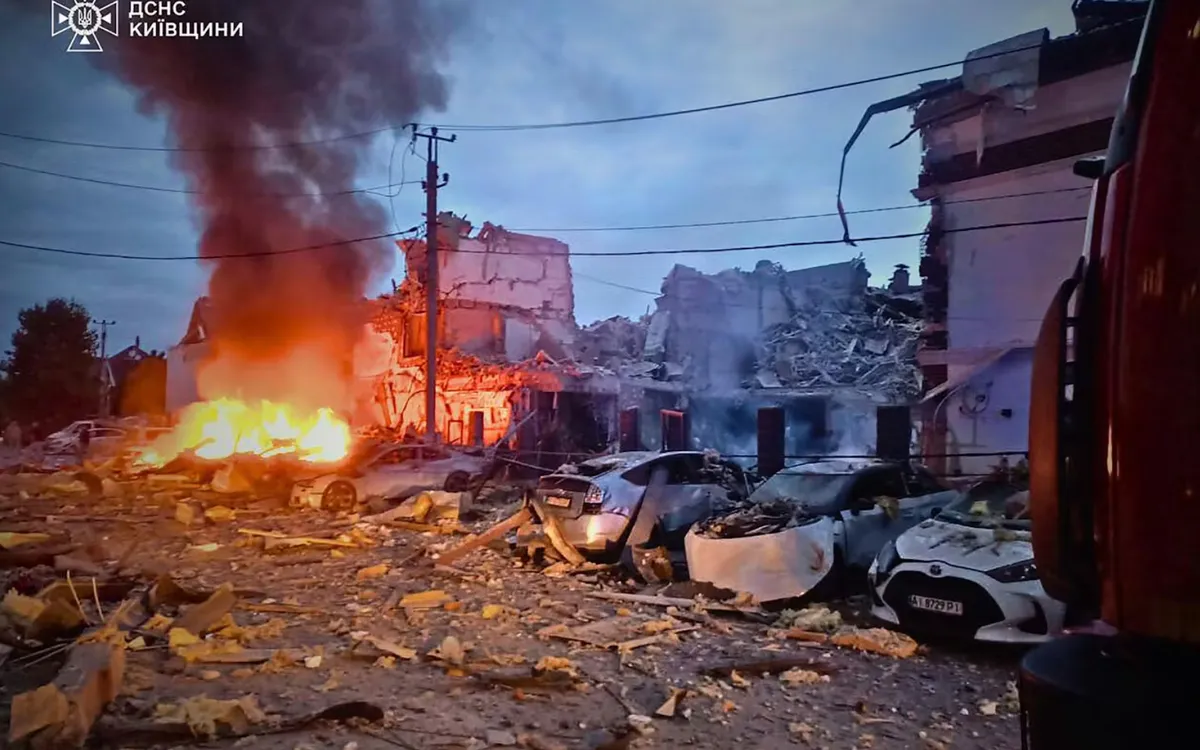 Một địa điểm ở thủ đô Kiev, Ukraine tan hoang sau khi trúng không kích của lực lượng Nga (Ảnh: UPI/Alamy Live News)