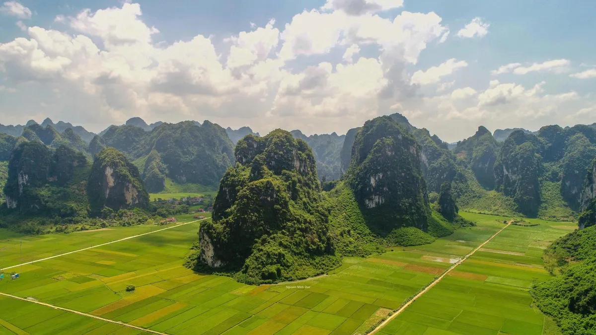 Hữu Liên (Lạng Sơn): Nơi núi đá, cánh đồng và văn hóa Tày - Nùng hòa quyện- Ảnh 1. Hữu Liên (Lạng Sơn): Nơi núi đá, cánh đồng và văn hóa Tày - Nùng hòa quyện- Ảnh 1.