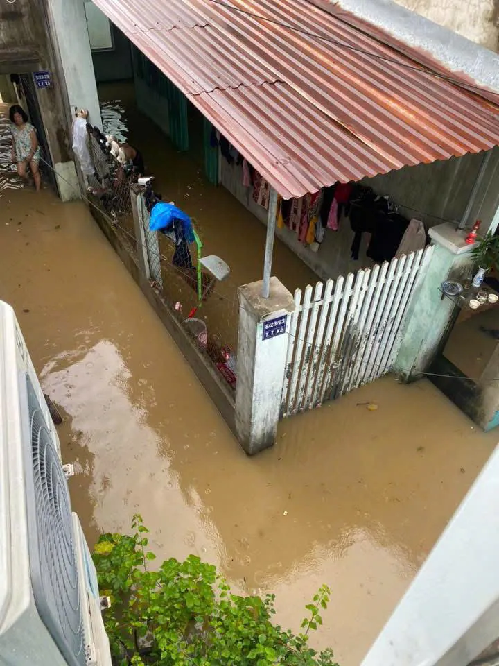  Khánh Hoà: Nước trên các sông dâng nhanh, ngập lụt  tại nhiều nơi - Ảnh 3.