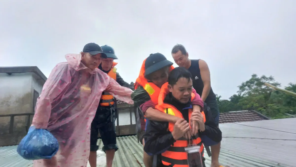 Đà Nẵng: Phát hiện vết nứt ở núi Ngang, xã Sơn Cẩm Hà di dời gần 60 hộ dân - Ảnh 1.