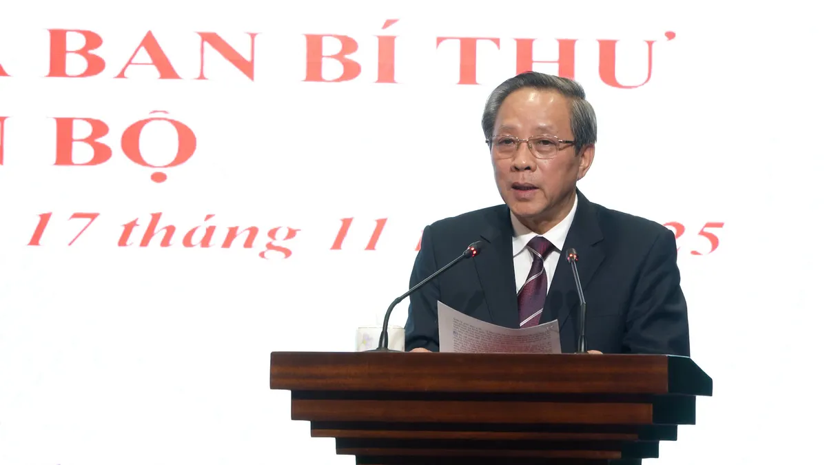 Đồng ch&iacute; Phan Thi&ecirc;n Định giữ chức vụ Ph&oacute; B&iacute; thư Tỉnh ủy H&agrave; Tĩnh - Ảnh 3.