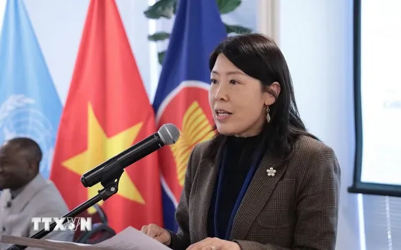 Bà Xiaohong Li - Trưởng Văn phòng LHQ về chống Ma túy và Tội phạm (UNODC) tại New York - phát biểu tại buổi lễ (Ảnh: TTXVN)