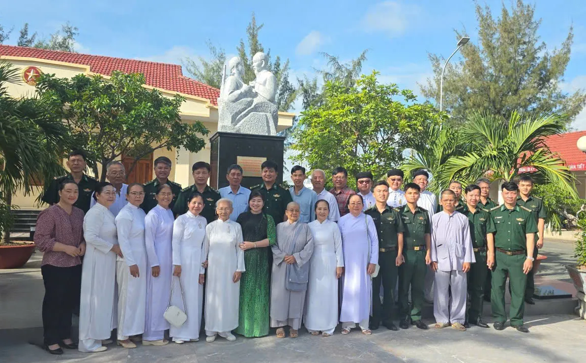 Nâng cao nhận thức pháp luật trong cộng đồng tôn giáo- Ảnh 1. Nâng cao nhận thức pháp luật trong cộng đồng tôn giáo- Ảnh 1.