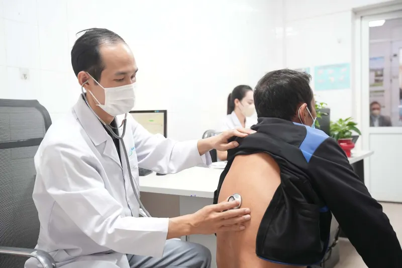 Gia tăng nhanh ca mắc cúm A tại nhiều bệnh viện, chuyên gia cảnh báo nguy cơ biến chứng nặng- Ảnh 2. Gia tăng nhanh ca mắc cúm A tại nhiều bệnh viện, chuyên gia cảnh báo nguy cơ biến chứng nặng- Ảnh 2.