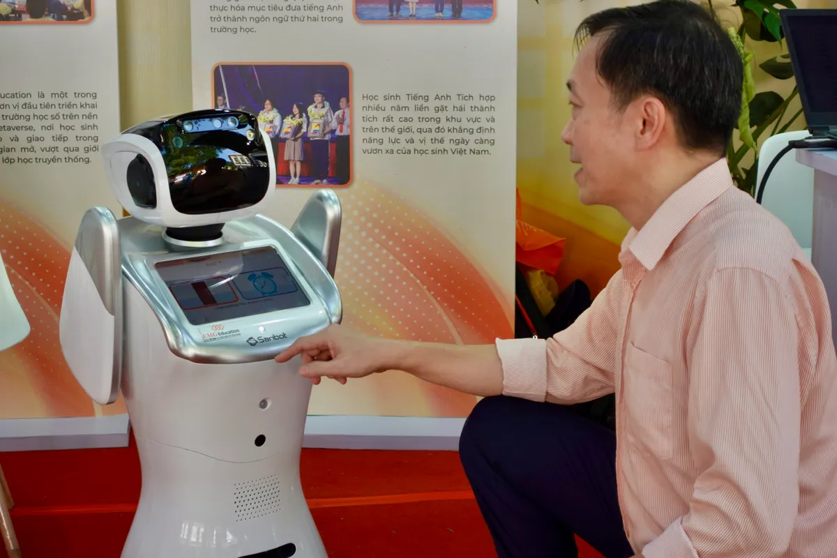 Nhìn lại dấu mốc đáng nhớ trong hành trình nửa thế kỷ phát triển của ngành giáo dục TP Hồ Chí Minh - Ảnh 7.