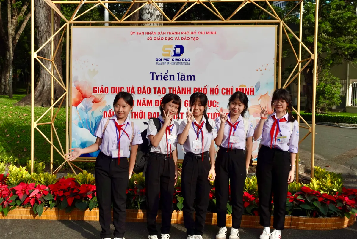Nhìn lại dấu mốc đáng nhớ trong hành trình nửa thế kỷ phát triển của ngành giáo dục TP Hồ Chí Minh - Ảnh 13.