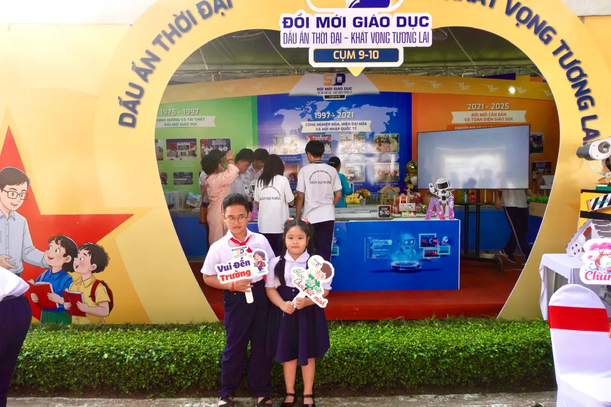 Nhìn lại dấu mốc đáng nhớ trong hành trình nửa thế kỷ phát triển của ngành giáo dục TP Hồ Chí Minh - Ảnh 12.