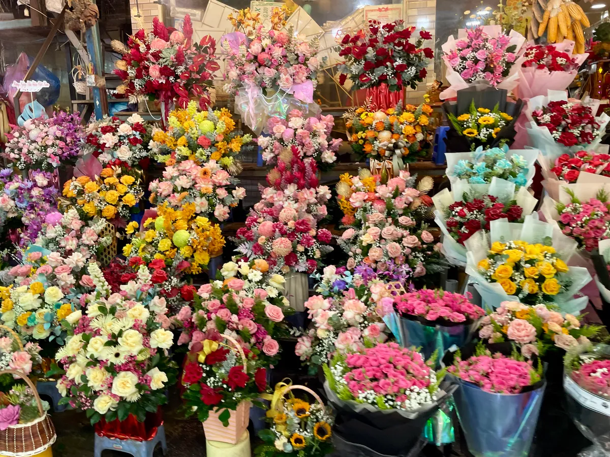 Thị trường hoa cho ngày 20/11 ghi nhận nhiều thay đổi- Ảnh 3.