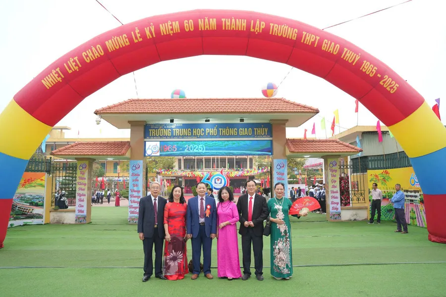 60 năm thành lập Trường THPT Giao Thủy: Hành trình dài vun đắp những ước mơ- Ảnh 6. 60 năm thành lập Trường THPT Giao Thủy: Hành trình dài vun đắp những ước mơ- Ảnh 6.