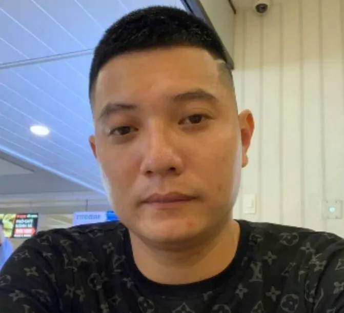 Vừa xuống sân bay, nam thanh niên trốn truy nã 3 năm bị bắt - Ảnh 1.