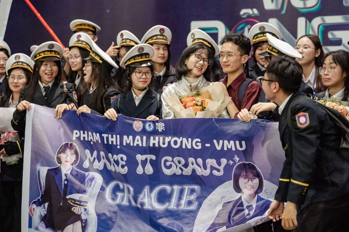 Đại học H&agrave;ng Hải Việt Nam ch&agrave;o đ&oacute;n Qu&aacute;n qu&acirc;n Vũ trụ Đồng tiền 2025 trở về - Ảnh 4.