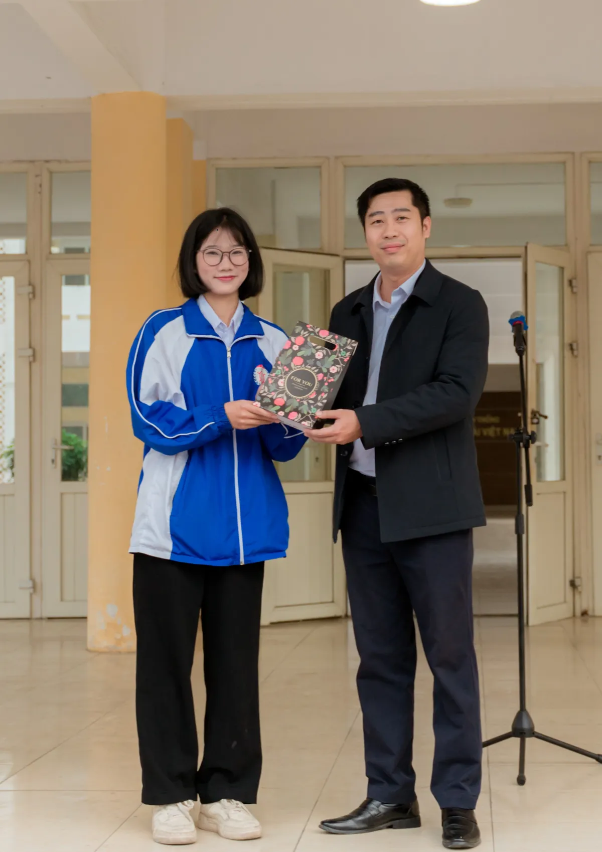 Đại học H&agrave;ng Hải Việt Nam ch&agrave;o đ&oacute;n Qu&aacute;n qu&acirc;n Vũ trụ Đồng tiền 2025 trở về - Ảnh 3.