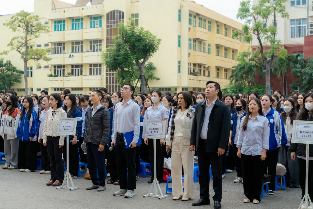 Đại học H&agrave;ng Hải Việt Nam ch&agrave;o đ&oacute;n Qu&aacute;n qu&acirc;n Vũ trụ Đồng tiền 2025 trở về - Ảnh 2.