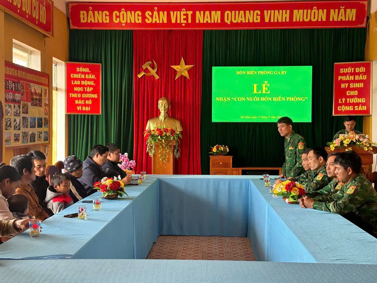 Đà Nẵng: Đồn Biên phòng Ga Ry nhận nuôi hai trẻ mồ côi trong vụ sạt lở tại Hùng Sơn - Ảnh 1.