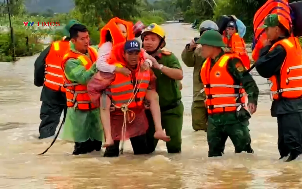 Kích hoạt phương án cứu hộ, phối hợp cùng chính quyền địa phương triển khai phương châm "4 tại chỗ".