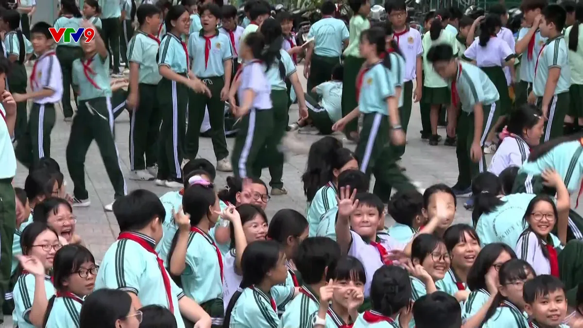 Giới hạn trẻ em dùng mạng xã hội - nên hay không?