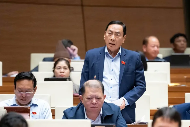 “Không thể nói tiết kiệm mà xếp hàng từ 3 giờ sáng để mua vàng miếng” - Ảnh 2.