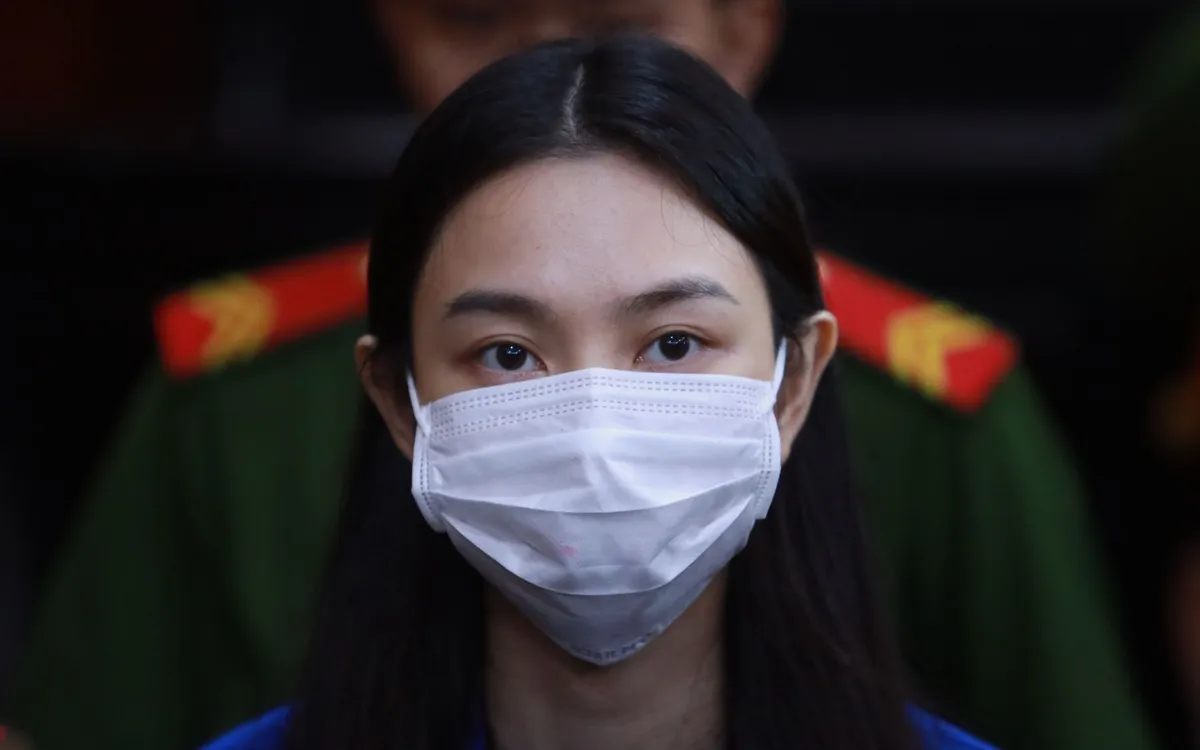 Bị cáo Nguyễn Thúc Thuỳ Tiên tại phiên toà xét xử hôm nay. (Ảnh: Long Hiếu)