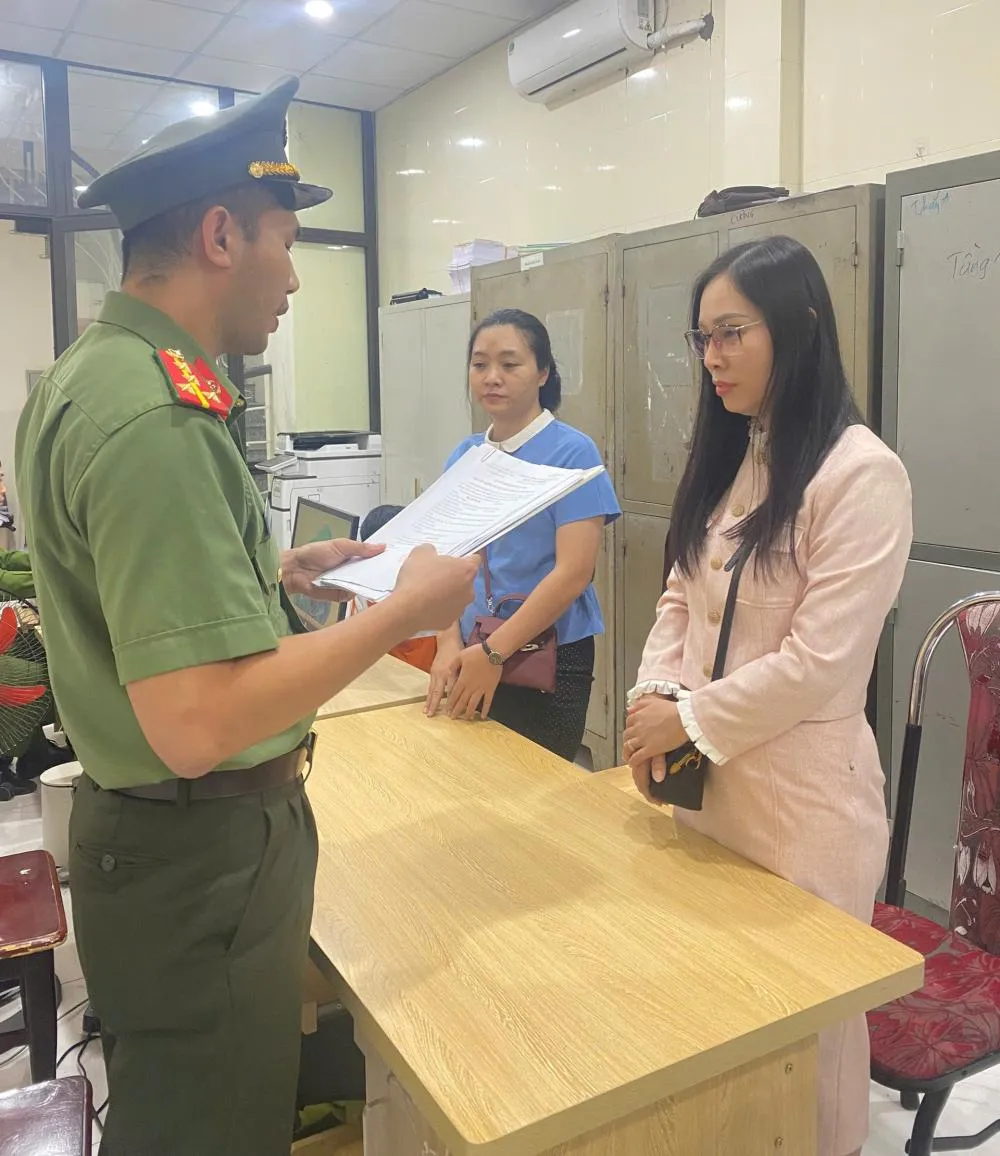 Phá đường dây tổ chức cho người khác trốn đi nước ngoài, khởi tố 9 bị can - Ảnh 2.