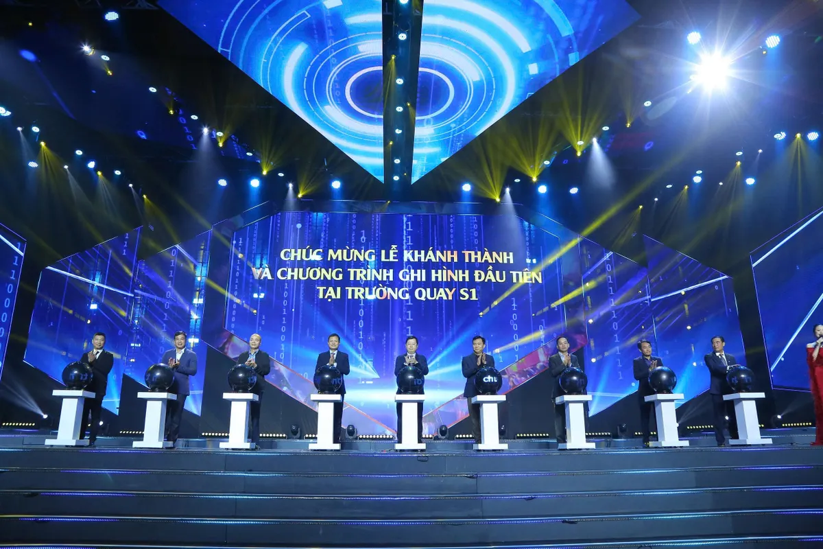 Đài THVN khánh thành dự án và ghi hình chương trình đầu tiên tại trường quay S1 - Ảnh 7.