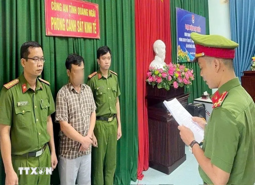 Khởi tố tổng giám đốc liên quan vụ chôn lấp 117,9 tấn chất thải - Ảnh 1.