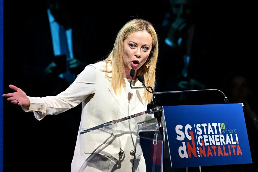 Ý đối mặt với nạn giết phụ nữ, dấy lên chỉ trích với Thủ tướng Meloni - Ảnh 1.