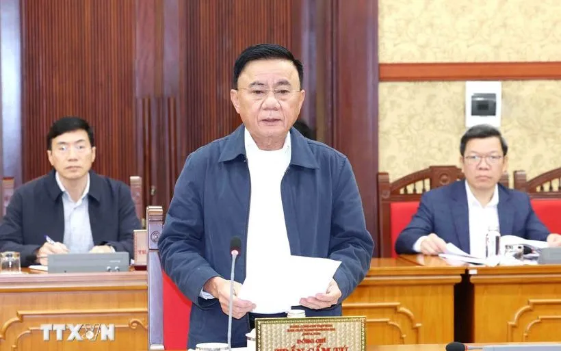 Đồng chí Trần Cẩm Tú, Ủy viên Bộ Chính trị, Thường trực Ban Bí thư, Trưởng Tiểu ban phát biểu chỉ đạo cuộc họp. (Ảnh: TTXVN)