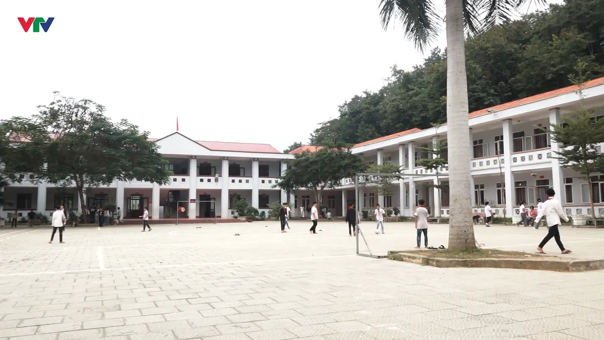 Ma Ly Pho: Những người thầy bền bỉ thắp chữ giữa lưng trời - Ảnh 3.