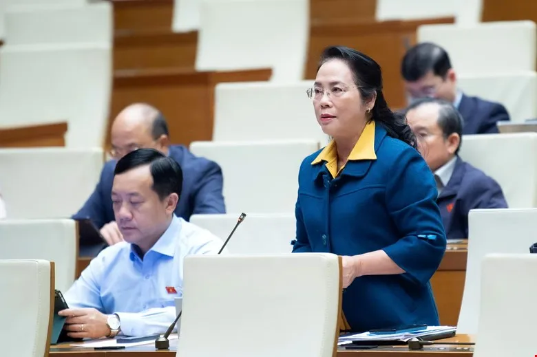 “Không thể nói tiết kiệm mà xếp hàng từ 3 giờ sáng để mua vàng miếng” - Ảnh 1.