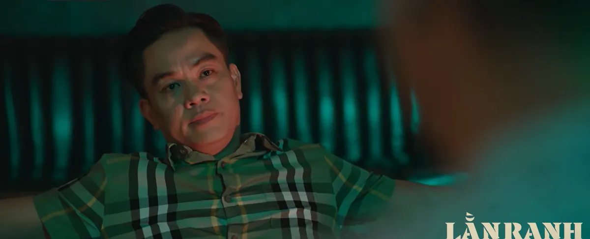 Lằn ranh - Tập 14: Thu ph&aacute;t hiện thẻ đen dưới gối chồng - Ảnh 2.