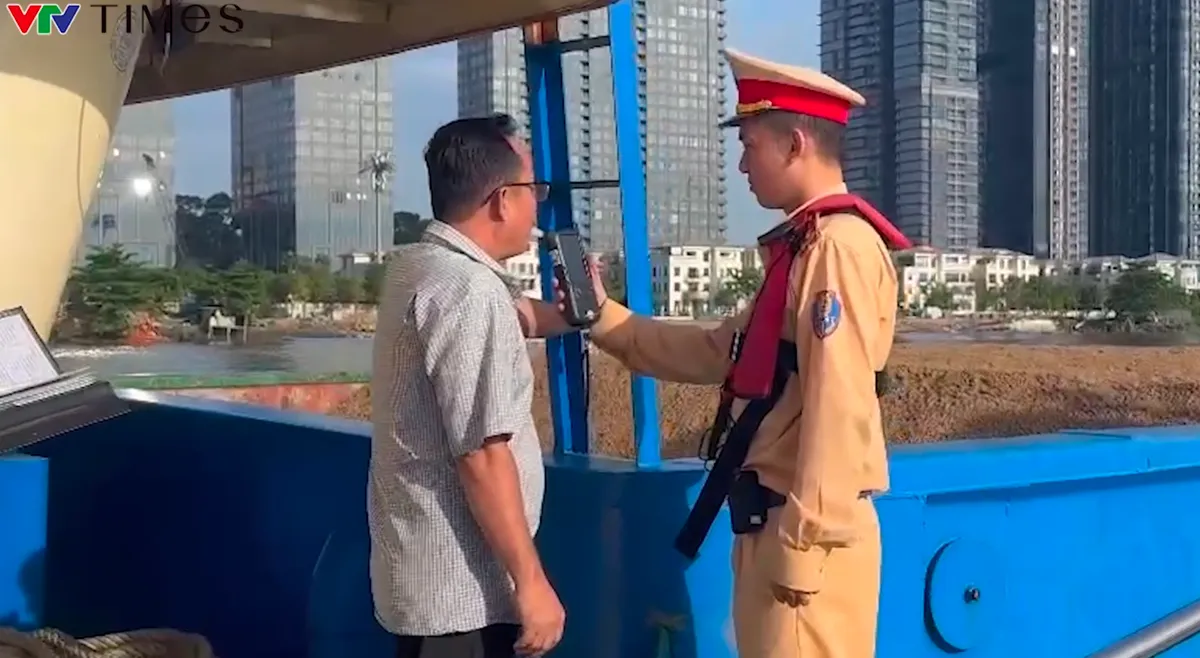 Хошимин усиливает меры безопасности на водных судах: 100% членов экипажа проверяют уровень алкоголя - Фото 1.