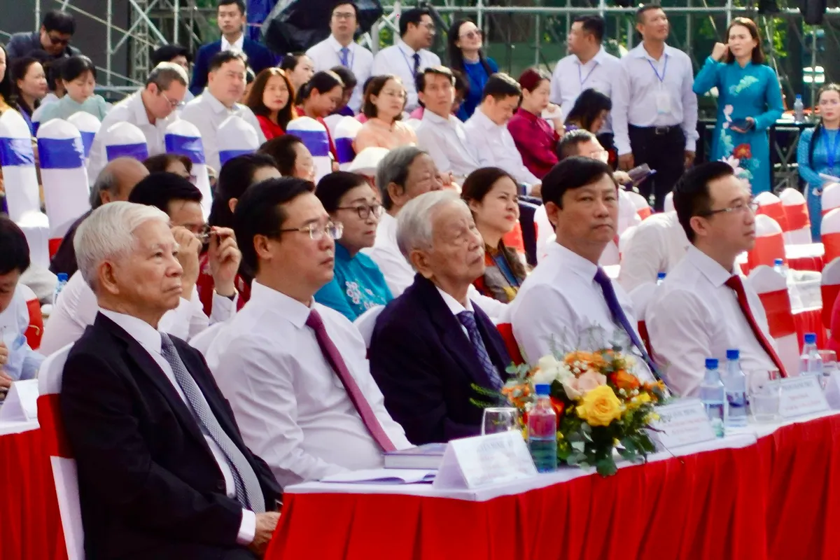 50 năm Giáo dục TP Hồ Chí Minh hướng tới mục tiêu vươn tầm châu Á - Ảnh 1.