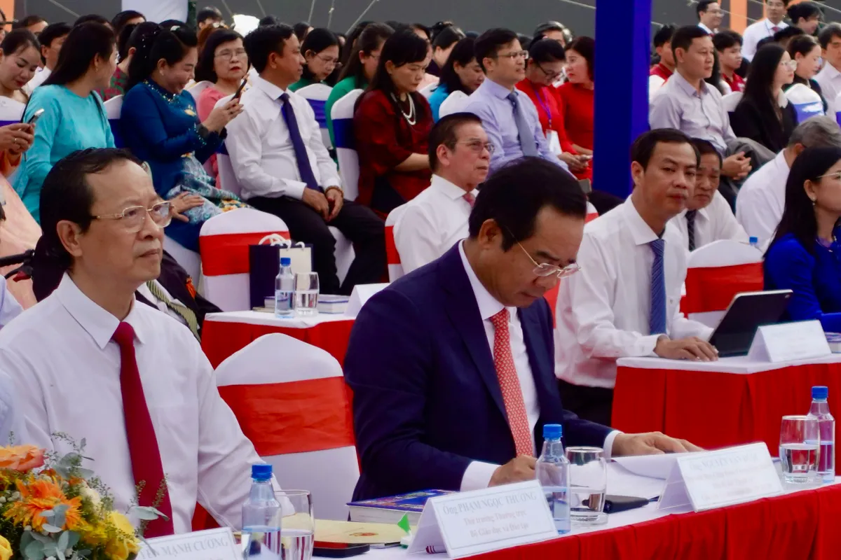 50 năm Giáo dục TP Hồ Chí Minh hướng tới mục tiêu vươn tầm châu Á - Ảnh 2.