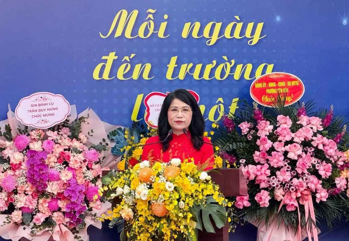 Xúc động câu chuyện kể tại lễ kỷ niệm ngày 20/11 ở ngôi trường mang tên vị Chủ tịch đầu tiên của Hà Nội- Ảnh 1. Xúc động câu chuyện kể tại lễ kỷ niệm ngày 20/11 ở ngôi trường mang tên vị Chủ tịch đầu tiên của Hà Nội- Ảnh 1.