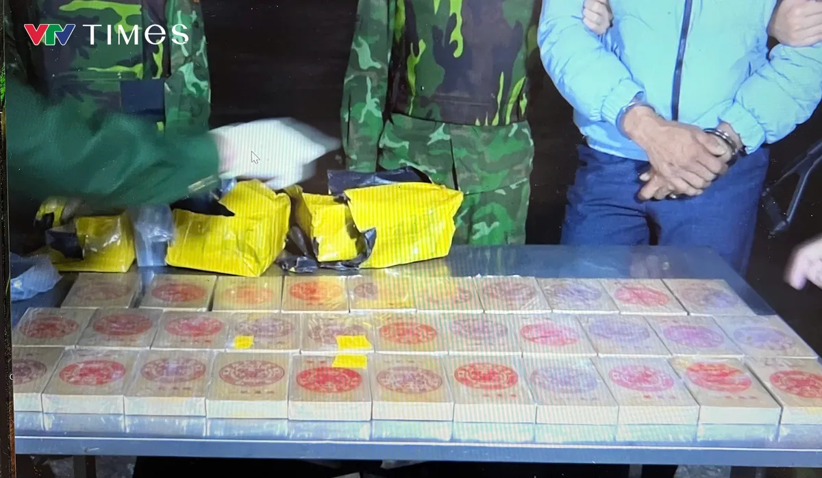  BĐBP Thanh Hóa tóm gọn đối tượng vận chuyển 32 bánh Heroin - Ảnh 2.